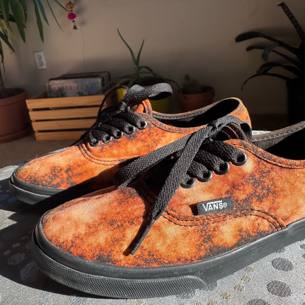 Vans Fiery orange /black LO- PROs (Discontinued now!)
Own bleach work !